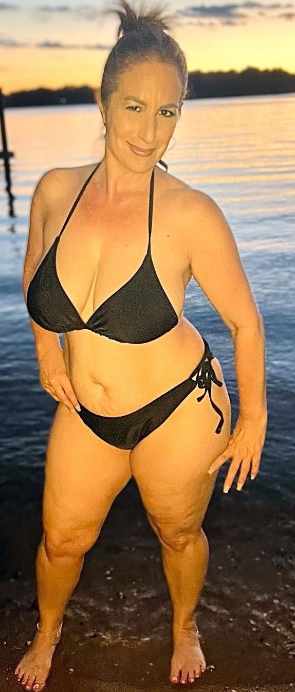 Nonnude Bikini Milfs #RK0uiViJ