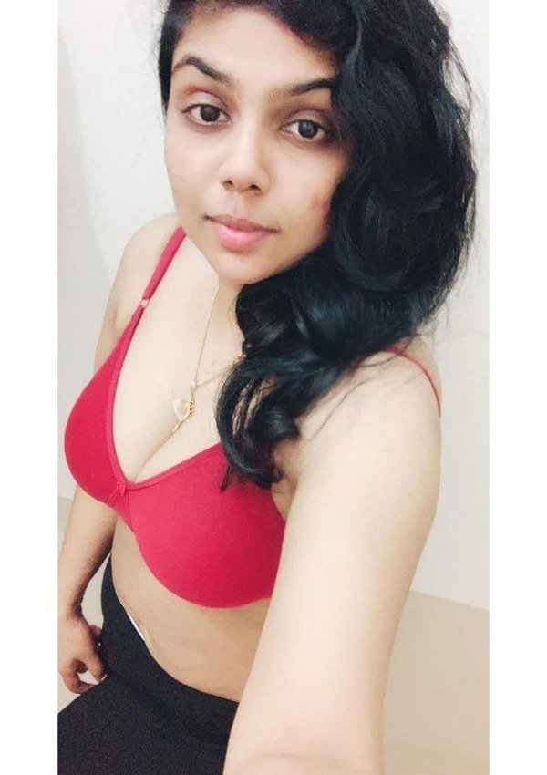 Desi Girl showing her BOOBS🔥🔥🔥 #LWJ8mHLP