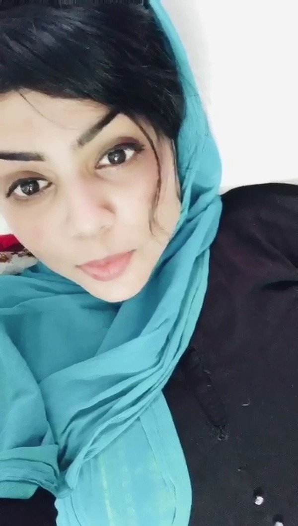 Desi Girl showing her BOOBS🔥🔥🔥 #LmbvTRKO
