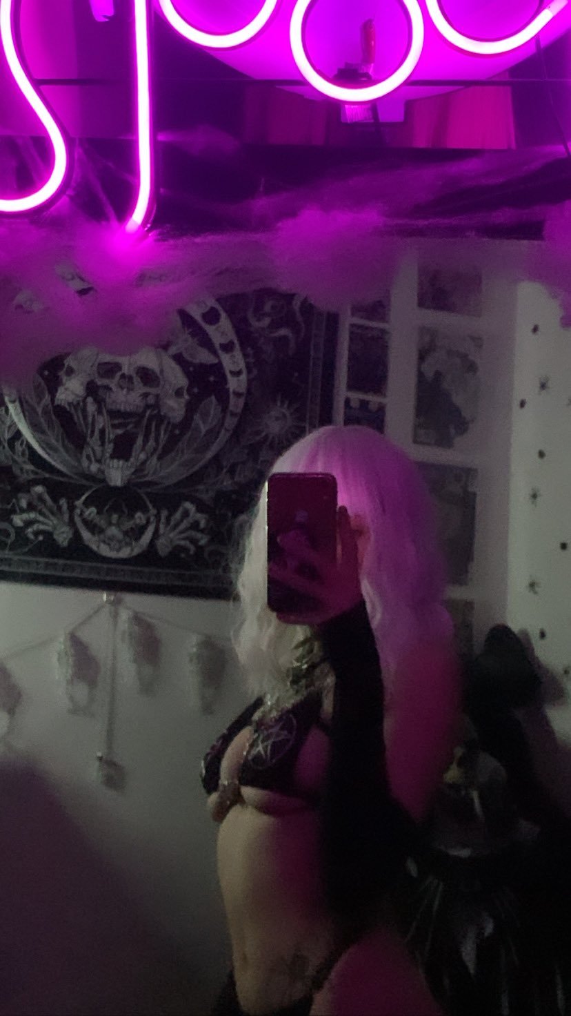 goth slut #5ZNVB7Qm