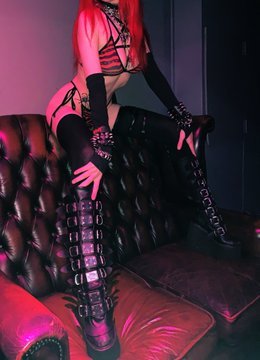 goth slut #OgrdR9ma