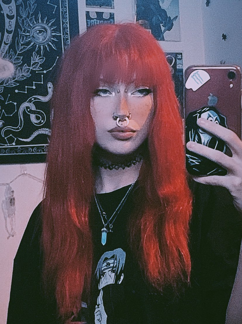 goth slut #oNDiftO7