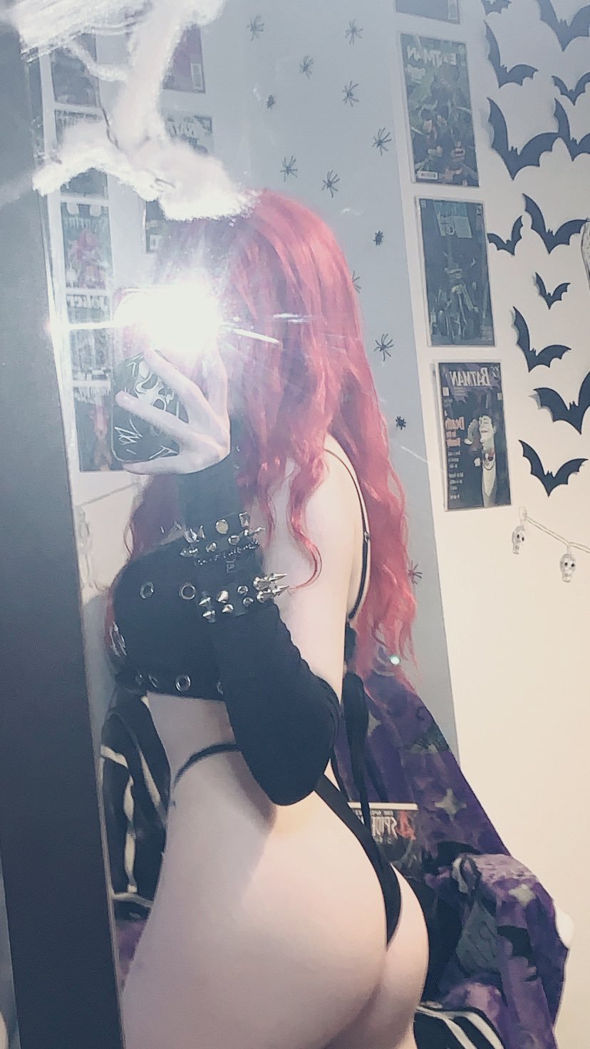 goth slut #zxUiybu8