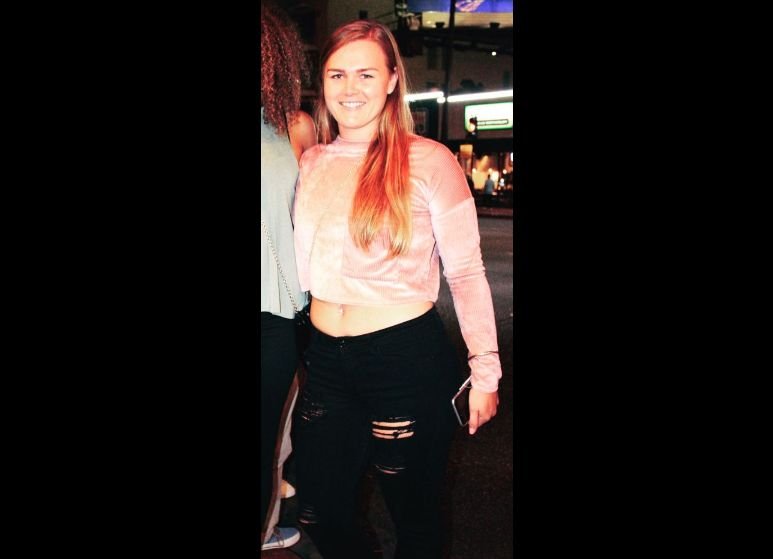 Thick n Curvy White Girl .. We Need I.D !! #KKMjSOBH