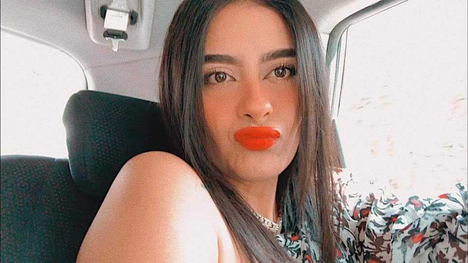 Flaquita mexicana niña bien de Tuxtla Gutiérrez chis. #AXSWdSQW