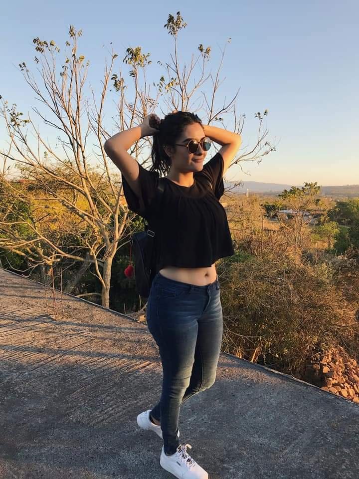 Flaquita mexicana niña bien de Tuxtla Gutiérrez chis. #holbpOJQ