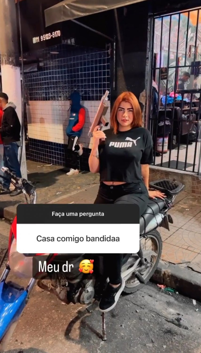 Patricinha sobe o morro só pra da pra traficante #KxGBld6l