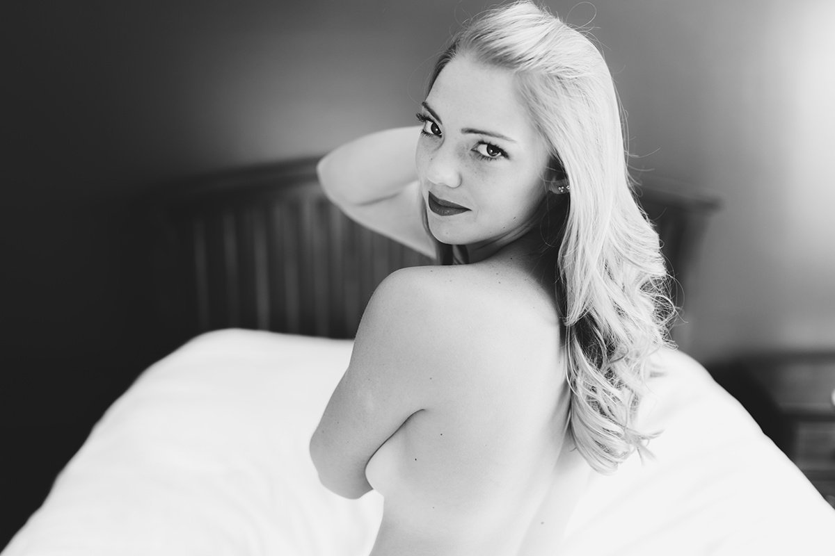 Sexy Louisa Boudoir Shoot #EFTFeCUo