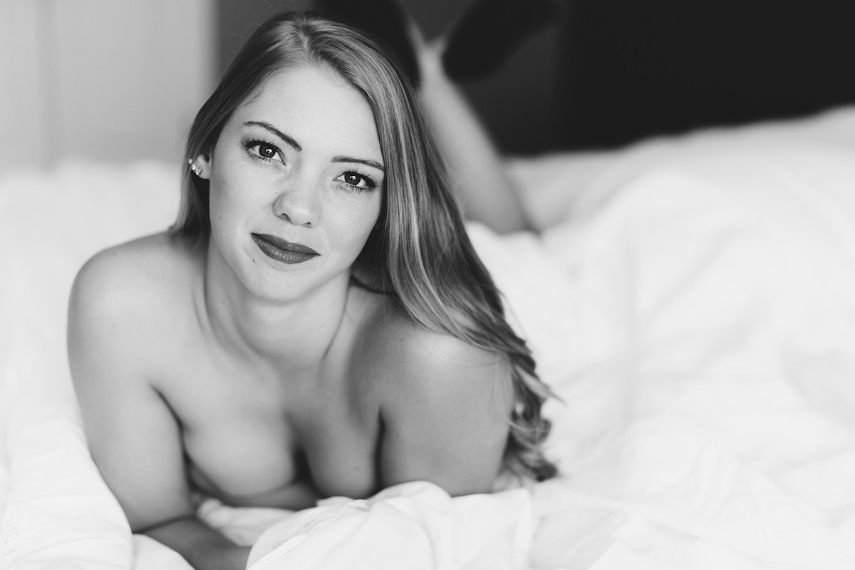 Sexy Louisa Boudoir Shoot #R4y7QdQM