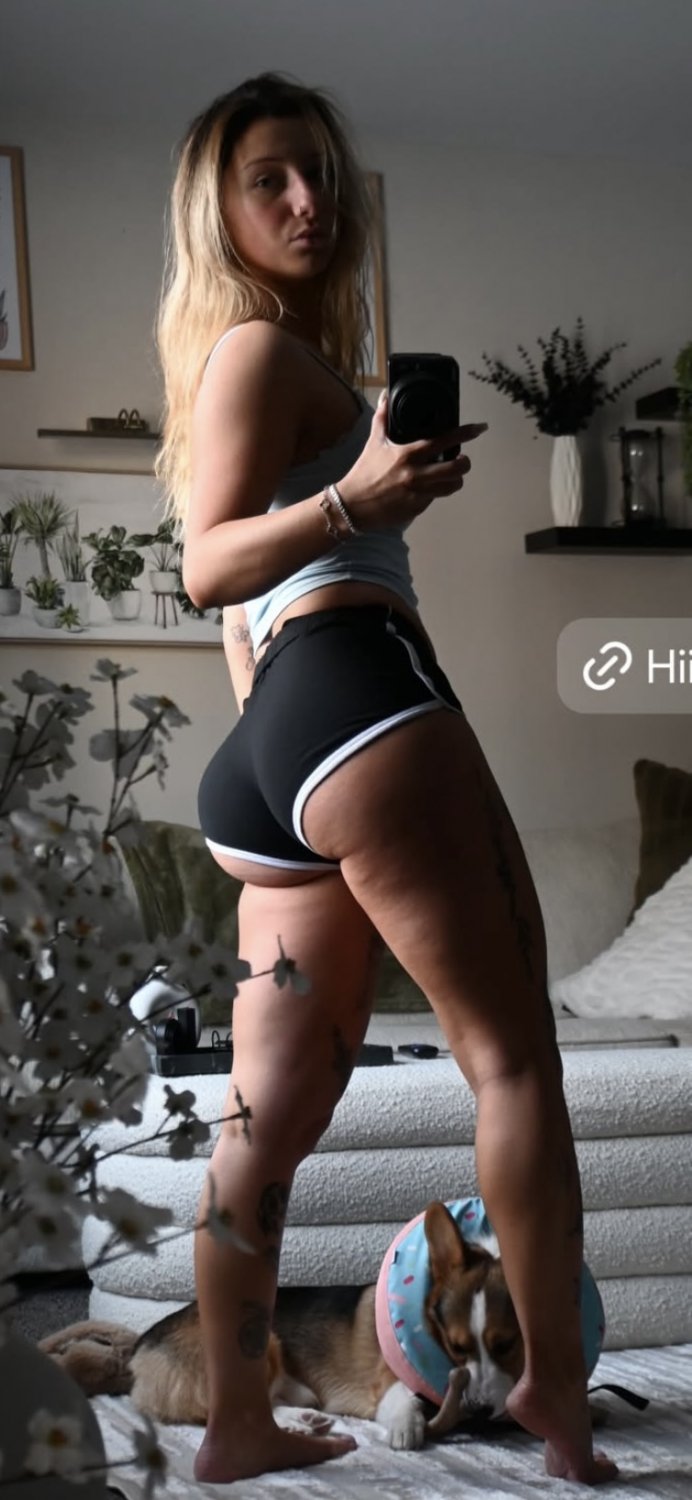 Gym girl has ass #4bO8kkRM