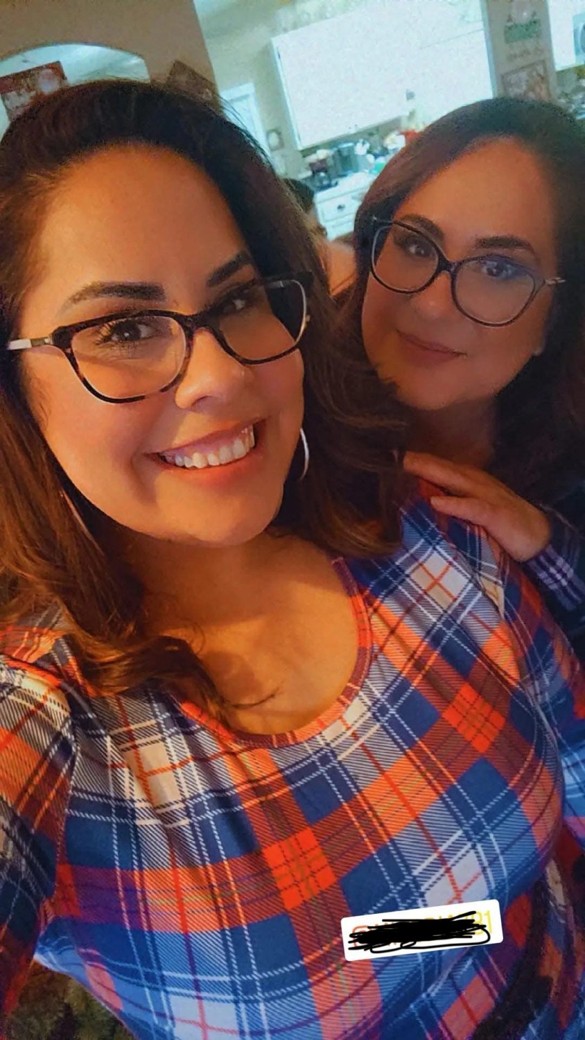 Am I wrong for wanting to pound my own sister? š© (we literally have the same mom) #FjS9sWec