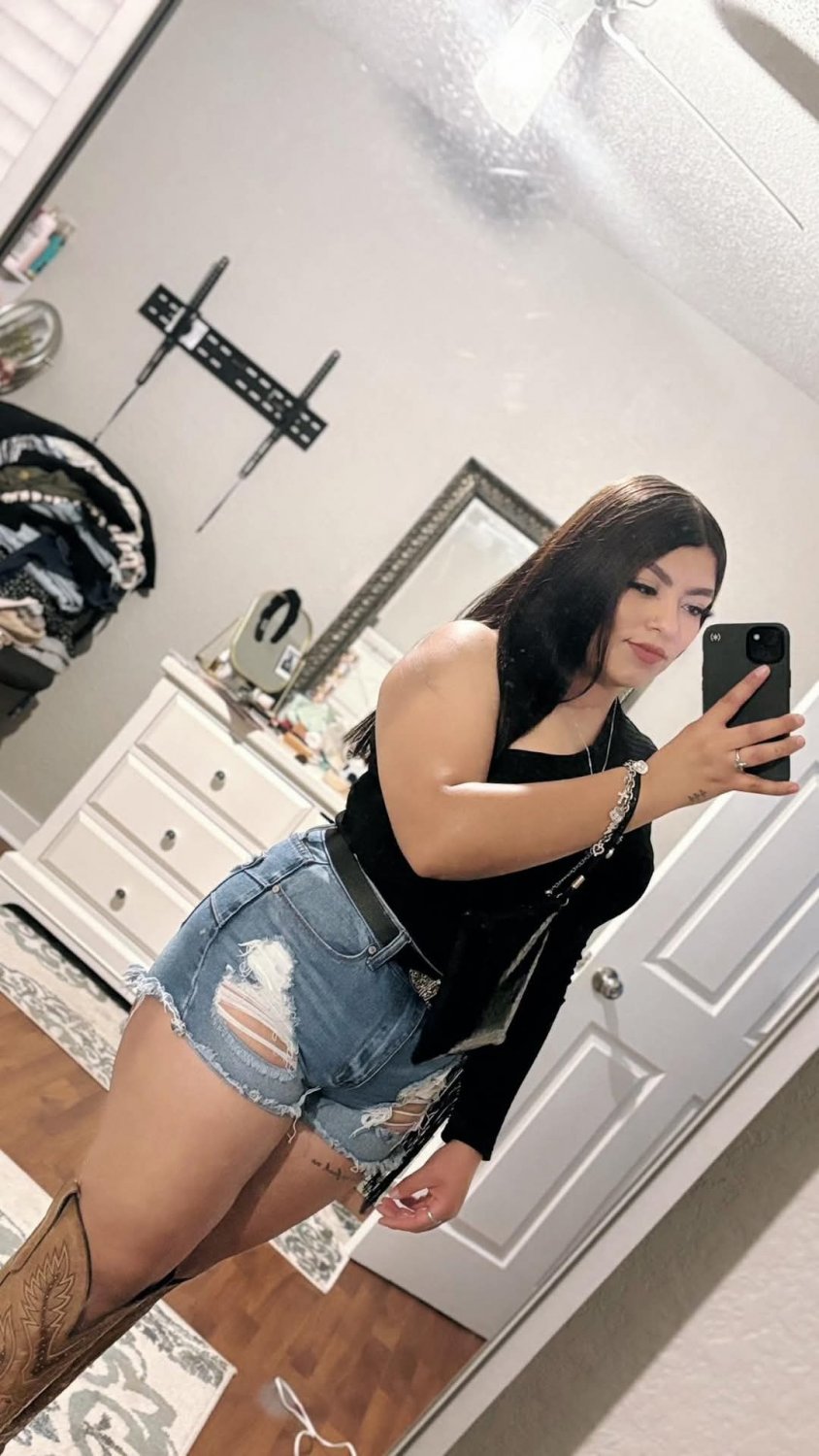 Thick Latina #G66qIw0z