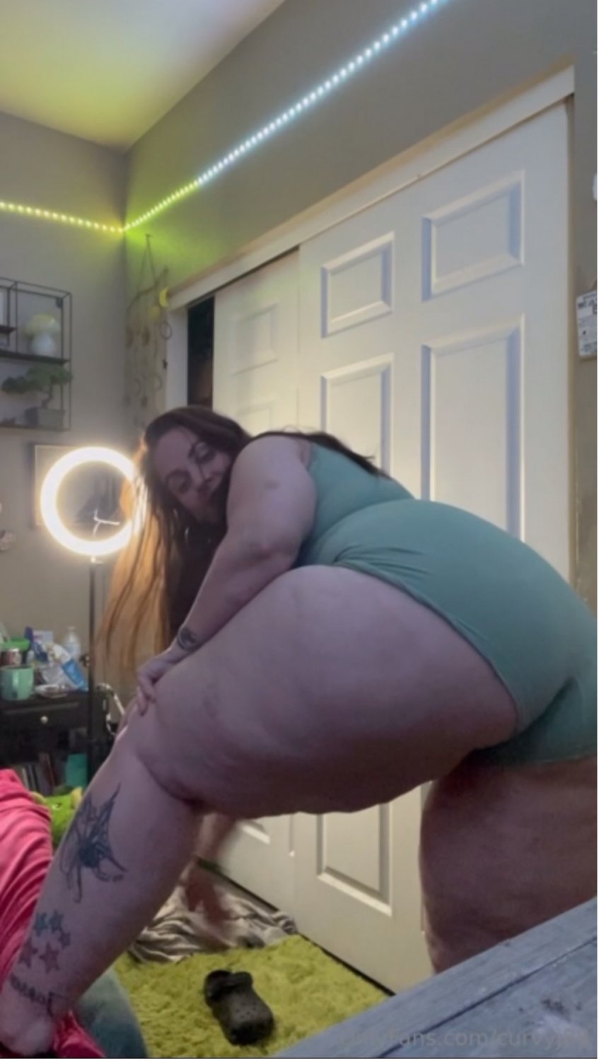 Yum 😋 look at those curves🍑 #SDMtY7cP